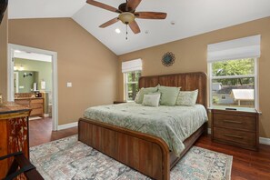 4 bedrooms, iron/ironing board, free WiFi, bed sheets