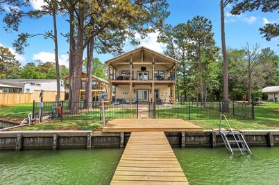 Sunset Cove #1 - Lakefront Retreat, Waterfront with Spectacular Sunset Views!