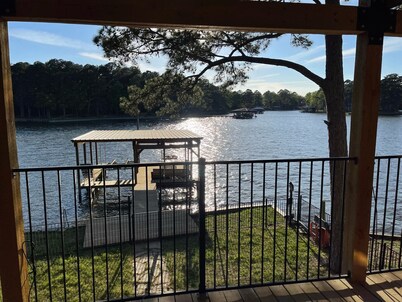 Sunset Cove #1 - Lakefront Retreat, Waterfront with Spectacular Sunset Views!