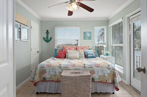 2 habitaciones, tabla de planchar con plancha y cuna de viaje 