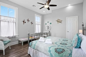 4 habitaciones, tabla de planchar con plancha y cuna de viaje