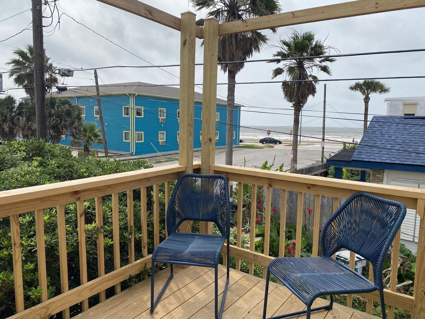 Welcome to Sandy Toes! Rooftop Deck & Ocean View!