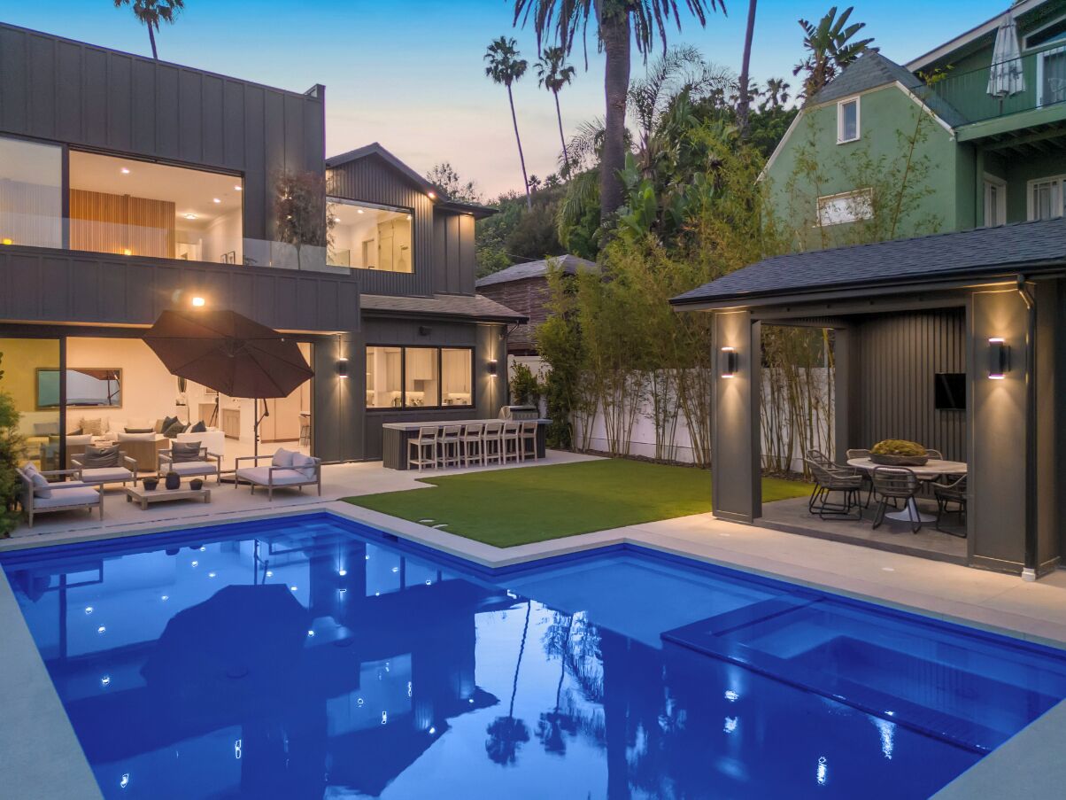 Vista View - Modern Luxury Estate with Rooftop Deck & Pool