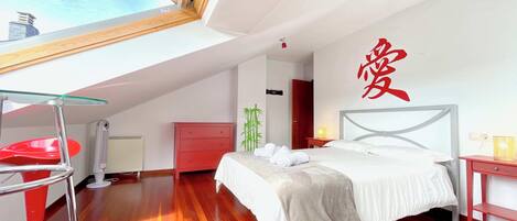 3 bedrooms, desk, iron/ironing board, WiFi