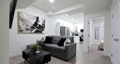 Elegant Escape w/King Bed|Long Stays|WEM|Disney+