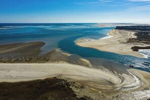 On the beach - 3 Bedroom Sea-Side Cottage w/ Beach Access RPAM083 (Chatham)