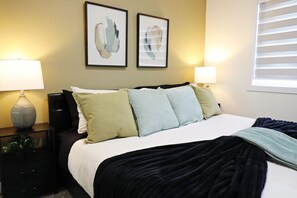 4 Schlafzimmer, Schreibtisch, Bügeleisen/Bügelbrett, Reisekinderbett