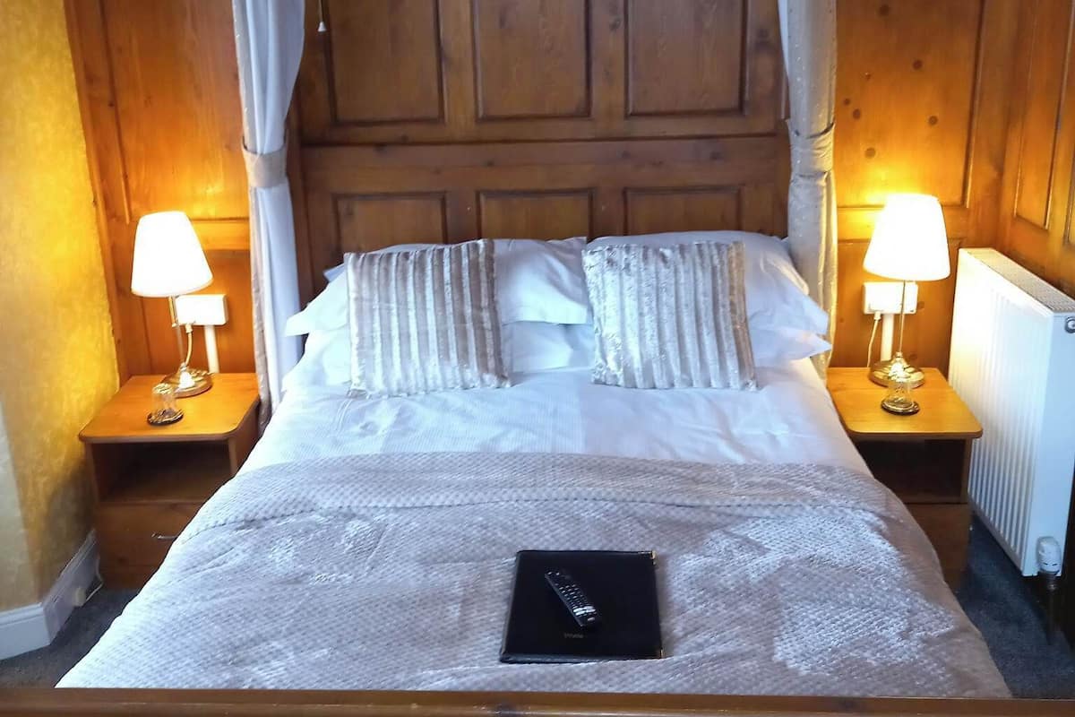 Chambre Double Deluxe | Draps en coton égyptien, literie de qualité supérieure