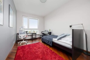 2 bedrooms, desk, iron/ironing board, WiFi