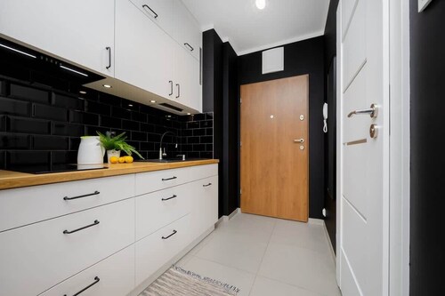 Comfortable Studio with Balcony | Close to Metro and Park