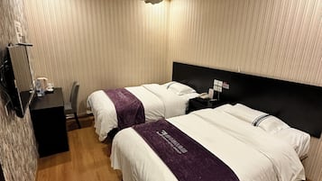 Habitación económica con 2 camas individuales | Wifi gratis y ropa de cama