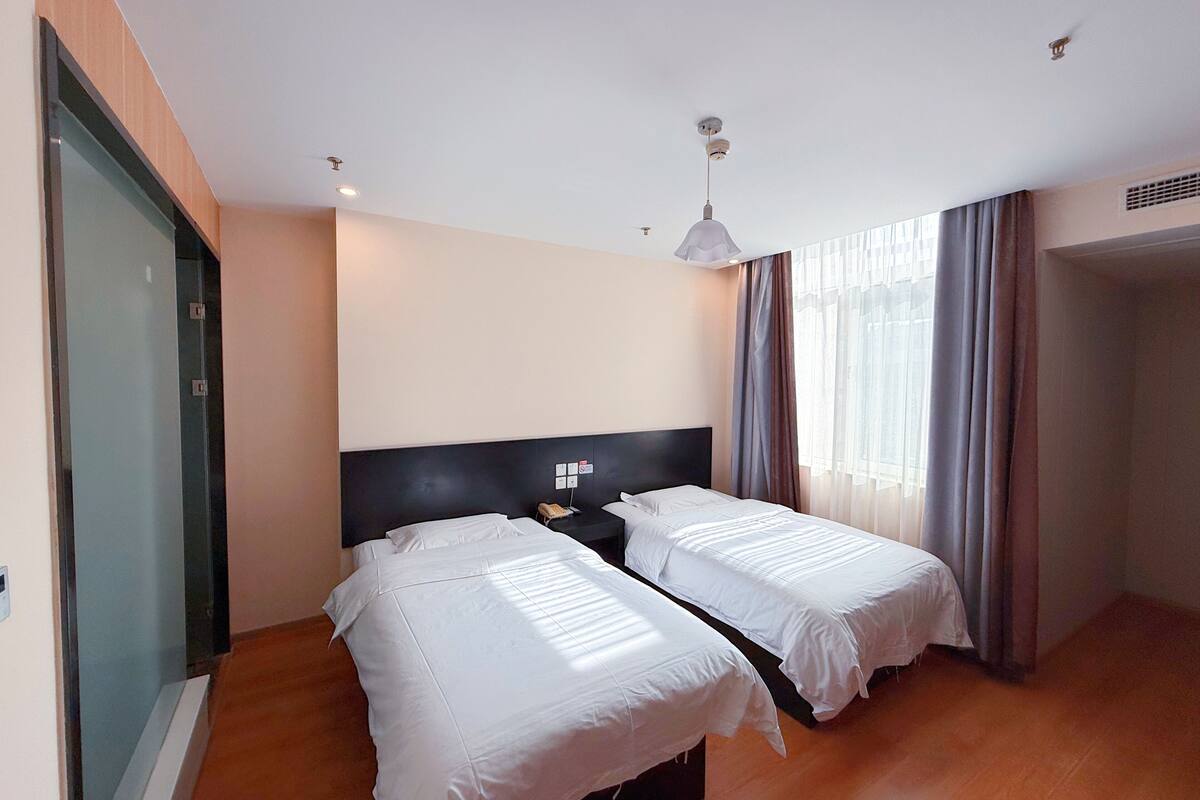 Standard Twin Room, 2 Single Beds, City View | Free WiFi, bed sheets