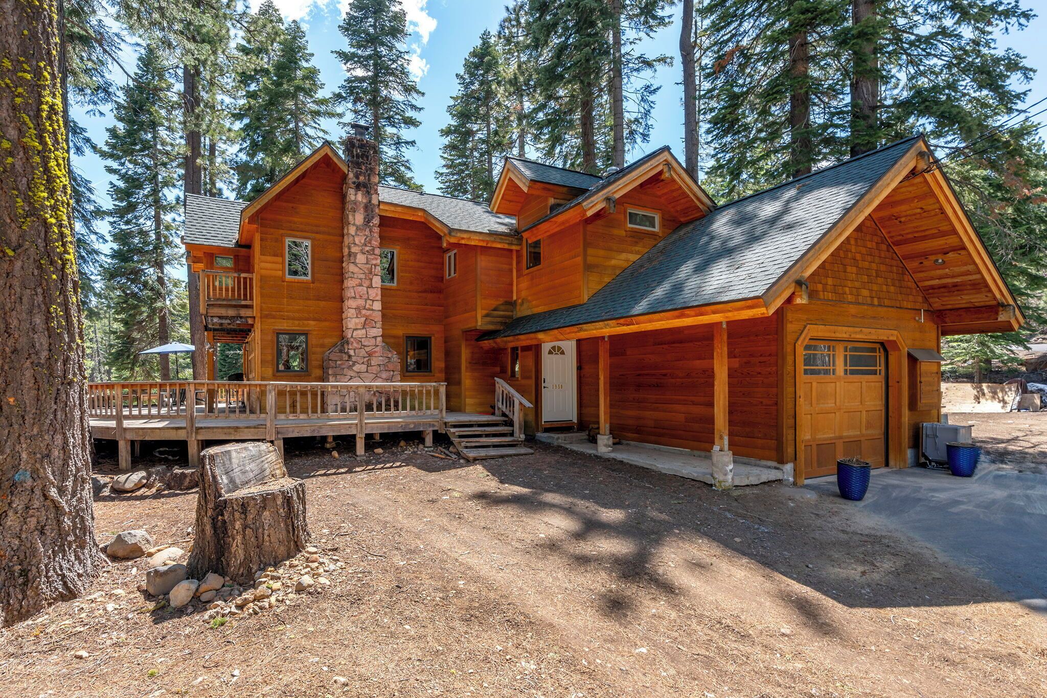 Modern Sunnyside Cabin - 2 bedroom, 2 bath, sleeps 4