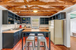 Fridge, microwave, oven, stovetop - Welcome to Sea Shed! Rustic chic meets old-beach Panama City Beach. (Panama City Beach)