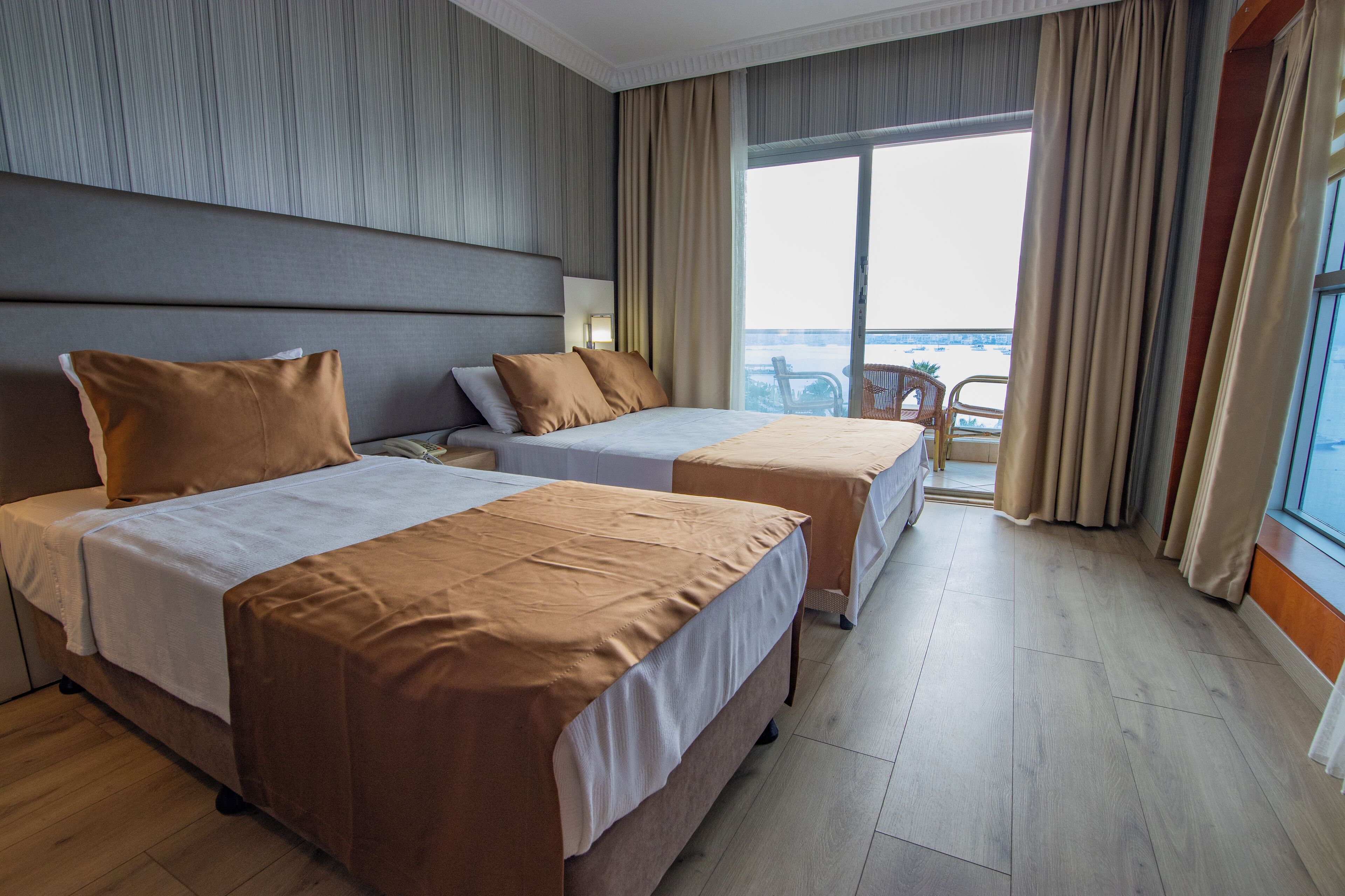 Photo - point beach hotel