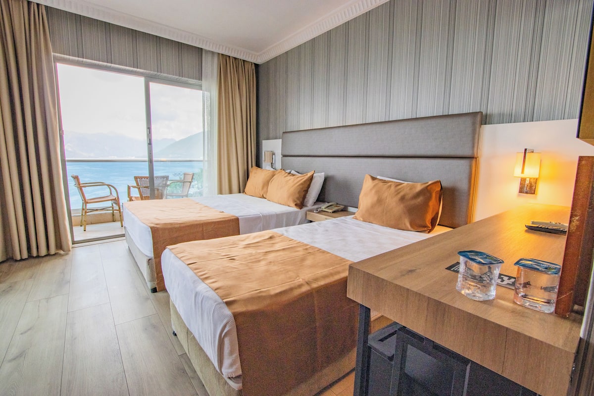 Deluxe Double or Twin Room, Balcony, Sea View