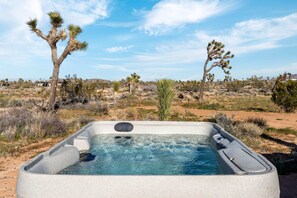 Bain à remous extérieur