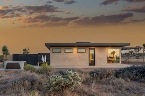 Exterior - Casita Siesta By Homestead Modern (Yucca Valley)