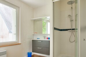 Douche, séchoir à cheveux