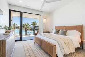 7 chambres, bureau, fer et planche à repasser, lit parapluie