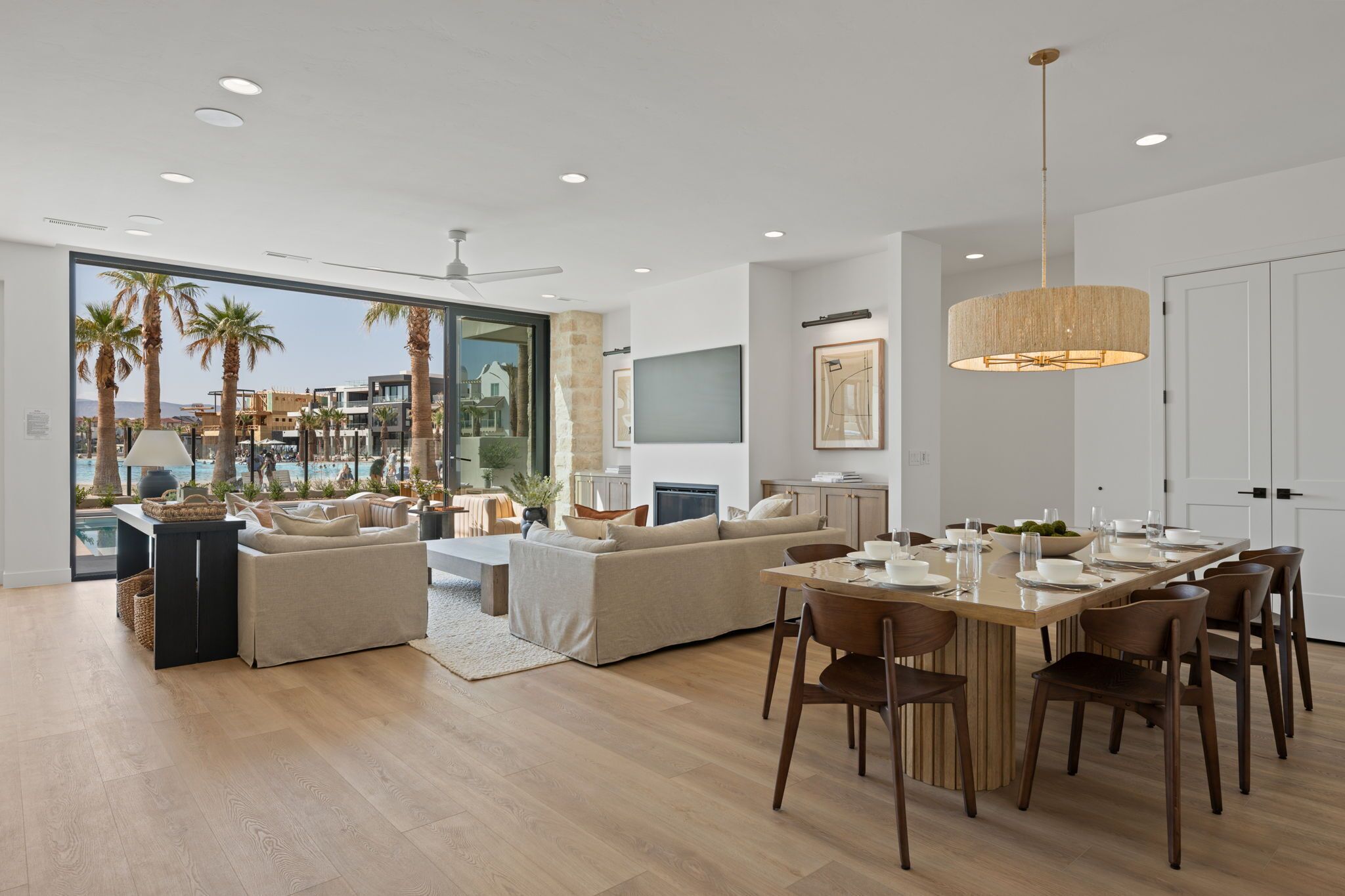 المنشأة من الداخل