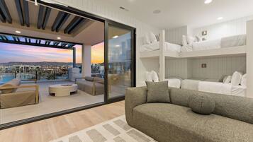 تلفزيون، ألعاب فيديو، تنس طاولة، كُتُب