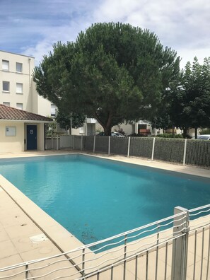 Pool - Chez Pia, apartment with swimming pool (Poitiers)