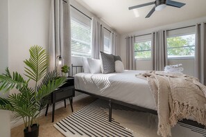 3 bedrooms, desk, iron/ironing board, WiFi