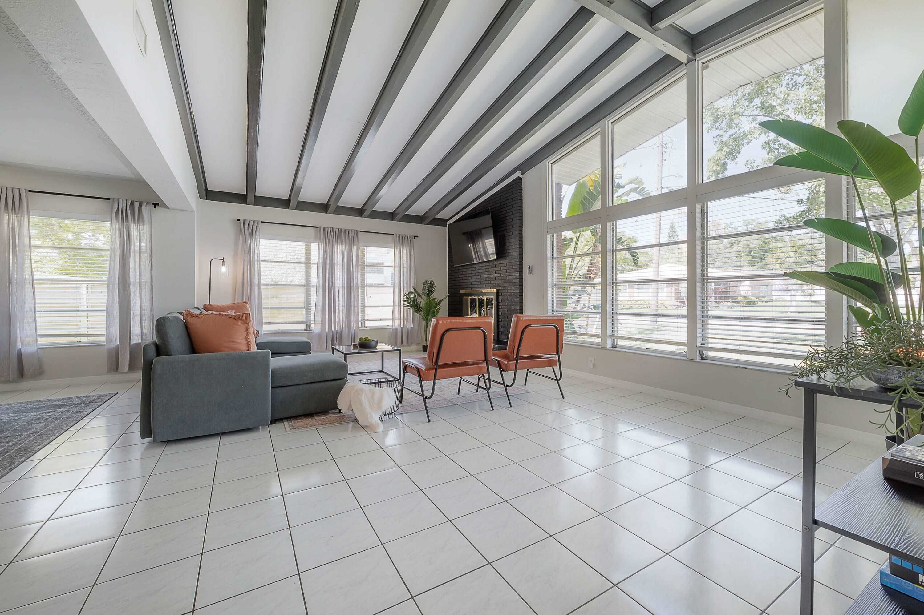 TV, fireplace, offices