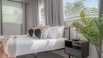 3 bedrooms, desk, iron/ironing board, WiFi