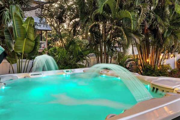 Bain à remous extérieur