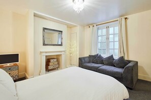 1 chambre, bureau, Wi-Fi, draps fournis