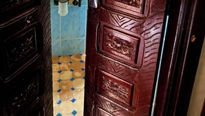 Unclassified image, 4 of 9, button - Riad nezha chambre (Marrakech)