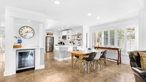 Fridge, microwave, oven, stovetop - 3B/3B, Sleeps 6, Lakeview, Beach Access + Free Attraction Tickets! (Miramar Beach)