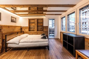 Appart'hôtel Confort, balcon | 3 chambres, chambres insonorisées, lit parapluie, Wi-Fi gratuit