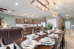 Dining - Paradise Point At Windsor Island Resort Orlando By Shine Villas 10 Bedroom Villa (Davenport)