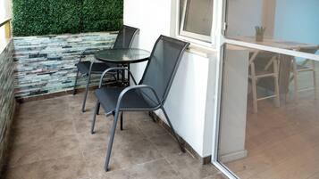 Apartemen Comfort, balkon | Teras/patio