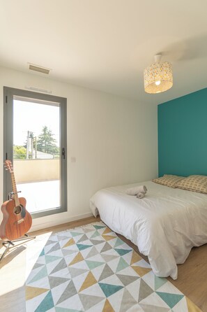 4 camere, ferro/asse da stiro, Wi-Fi, lenzuola