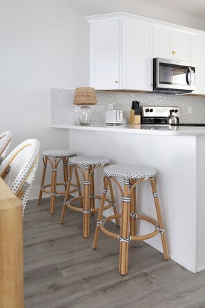 Fridge, microwave, oven, stovetop - Brand new townhome, oceanside, steps from the beach, ocean view, parking garage (Ocean City)