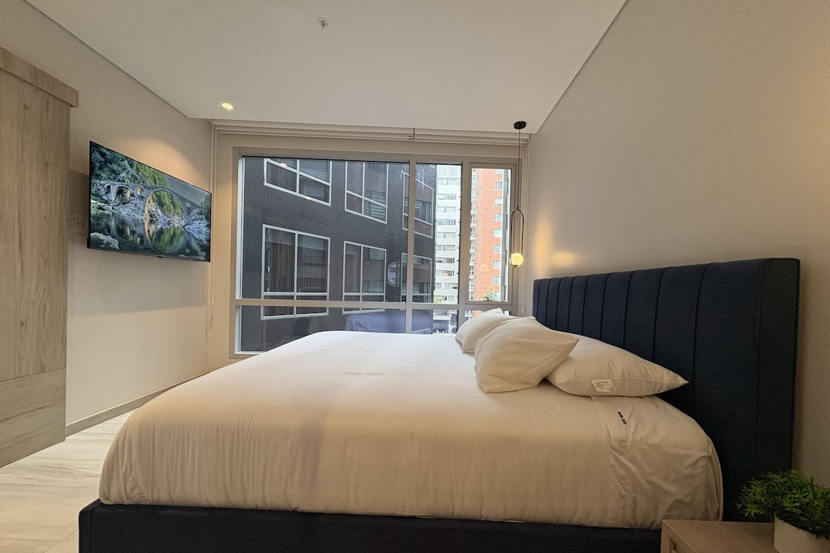 Premier Apartment, Kitchen, City View | Peralatan tempat tidur premium, gebar bulu kapas, katil Select Comfort 
