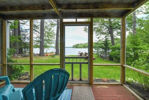 Interior - Recently updated home on Thompson Lake with gorgeous sandy beach! (Oxford)
