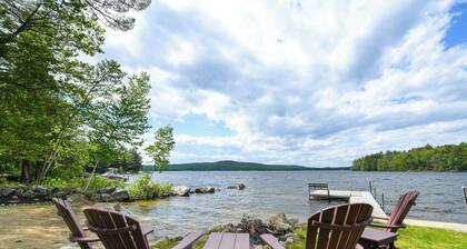 Charming Thompson Lake Retreat – Sandy Beach, Dock & Kayaks