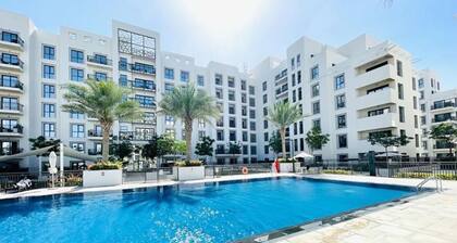 Delightful 2BR Apartment in Town Square Safi 1A, Al Yelayiss 2 by Deluxe Holiday Homes
