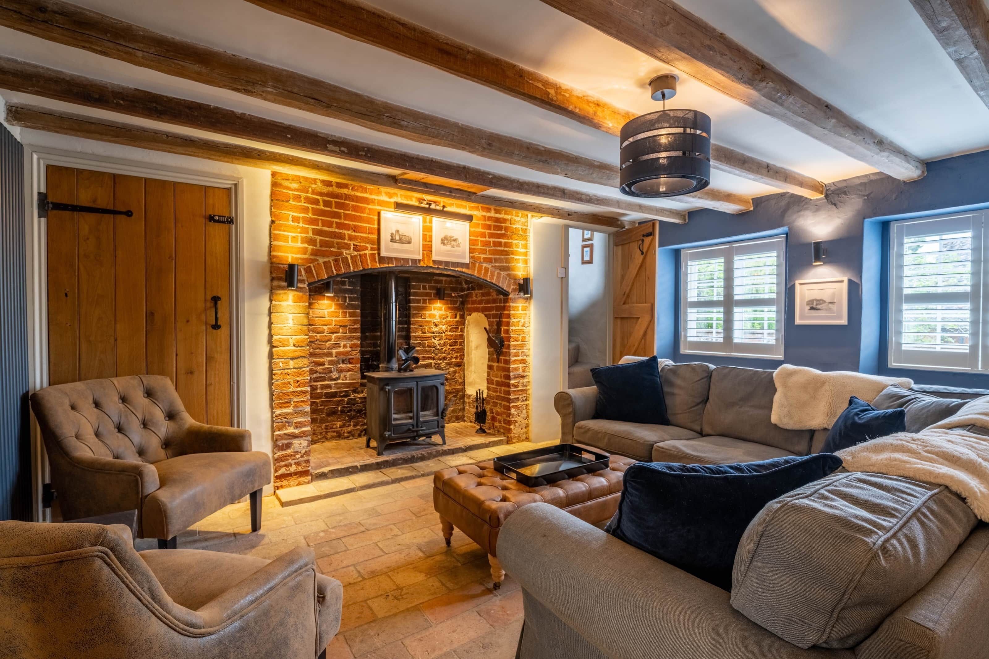 Smart TV, fireplace, DVD player, books