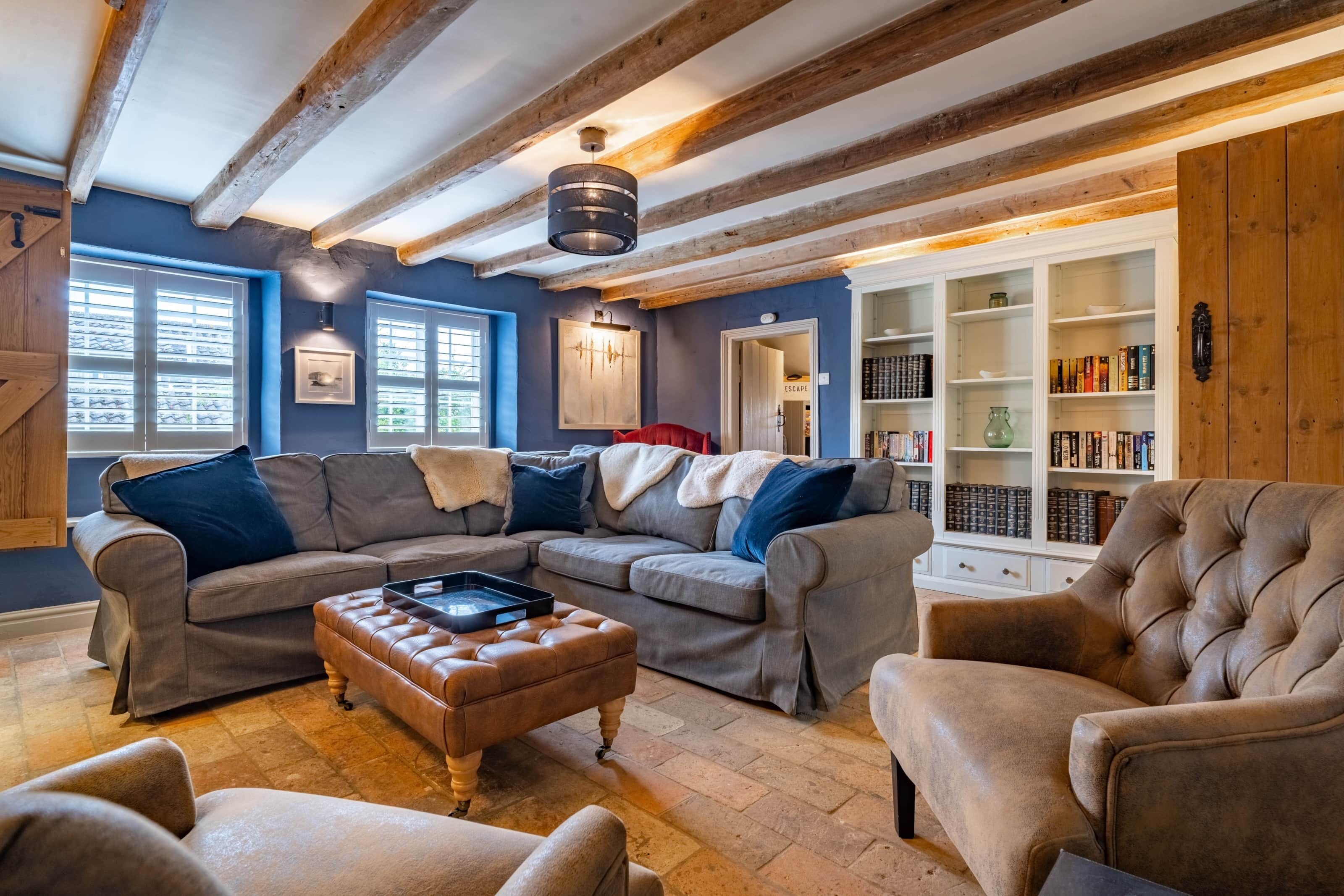 Smart TV, fireplace, DVD player, books