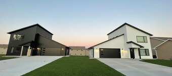 -The Cotton House- Modern, Clean, Close to MSU!