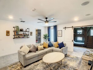 Smart TV, video games