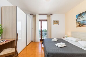4 quartos, ferros/tábuas de passar roupa, Wi-Fi, roupa de cama