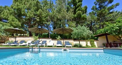 House Max - charmantes Ferienhaus mit privatem Pool, nahe dem Strand