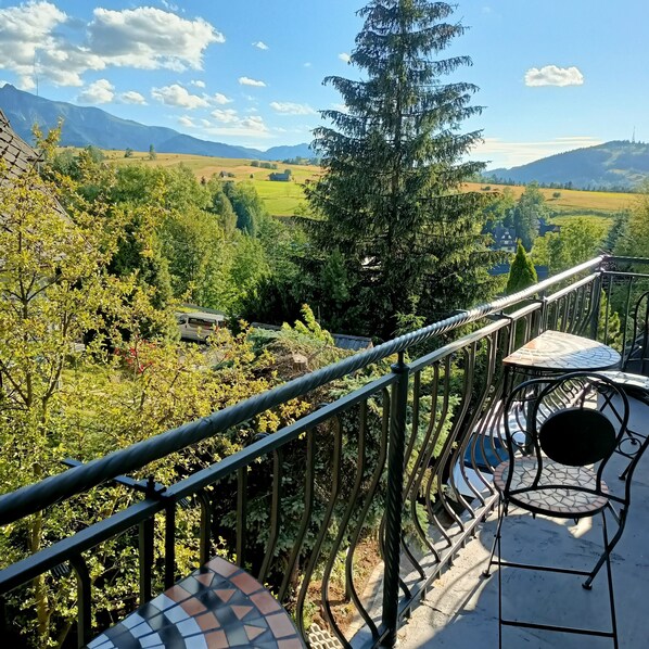 Property grounds - Cozy 3-Bedroom Apartment for 5-6 guests with mountain views, with free parking (Zakopane)